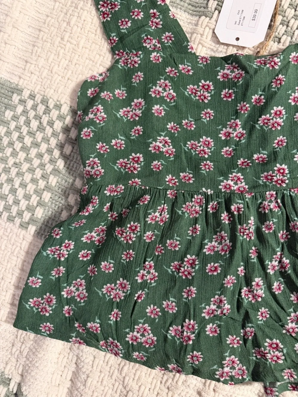 NWT Women’s Easel tank top 💚🩷